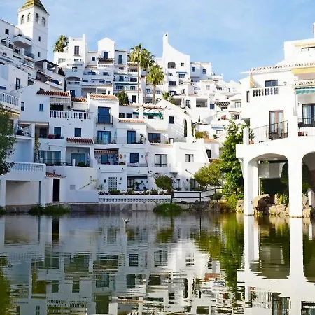 Stunning Duplex In Capistrano Playa, Apartament Nerja